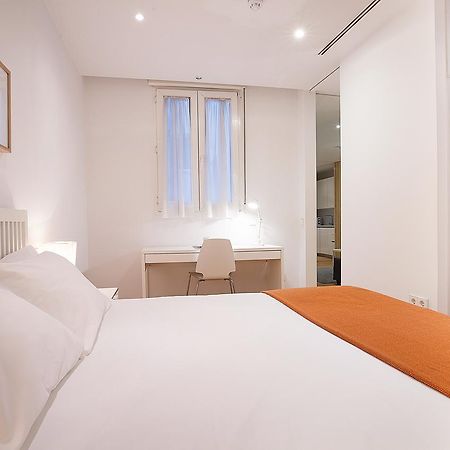 Apartamentos San Lorenzo 26 มาดริด ภายนอก รูปภาพ