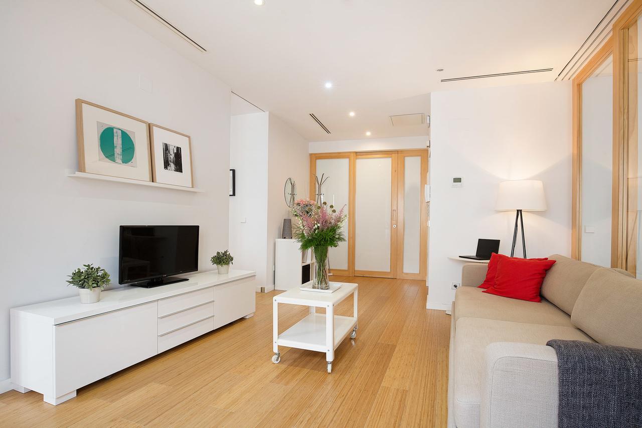 Apartamentos San Lorenzo 26 มาดริด ภายนอก รูปภาพ