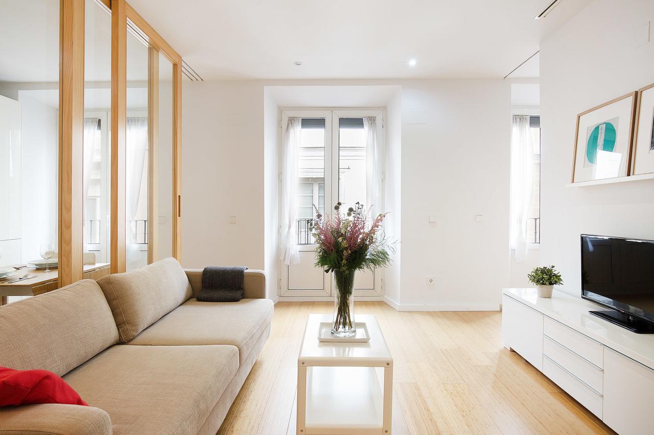 Apartamentos San Lorenzo 26 มาดริด ภายนอก รูปภาพ