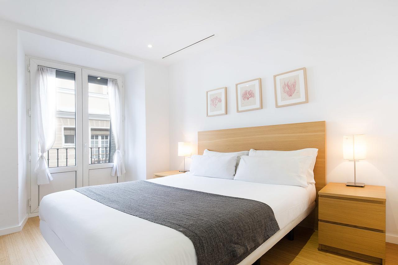 Apartamentos San Lorenzo 26 มาดริด ภายนอก รูปภาพ