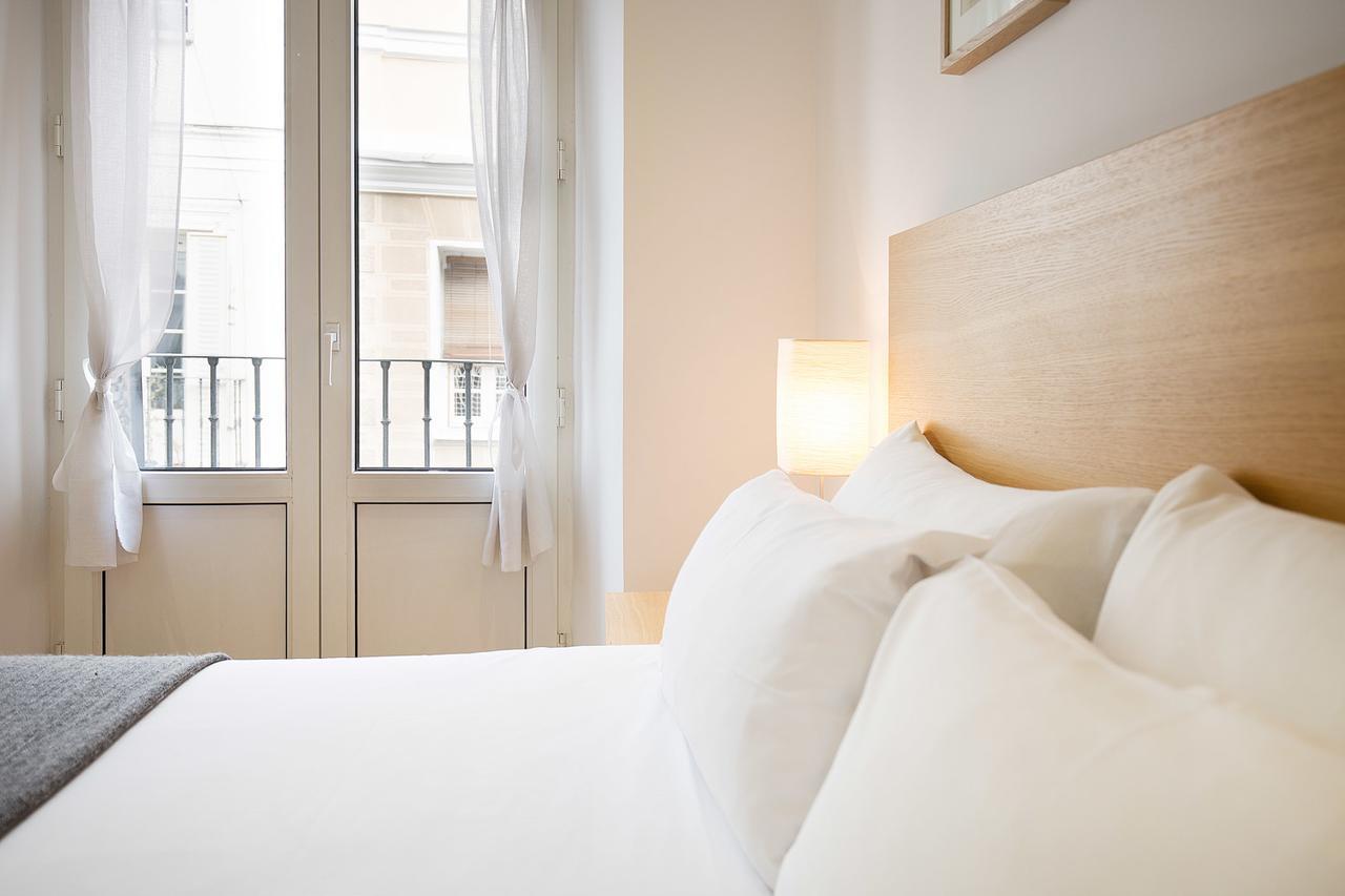 Apartamentos San Lorenzo 26 มาดริด ภายนอก รูปภาพ