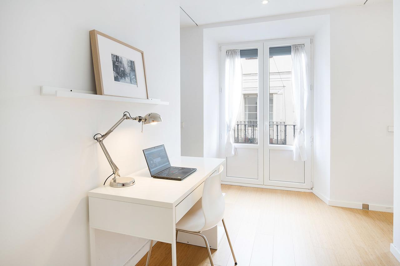 Apartamentos San Lorenzo 26 มาดริด ภายนอก รูปภาพ