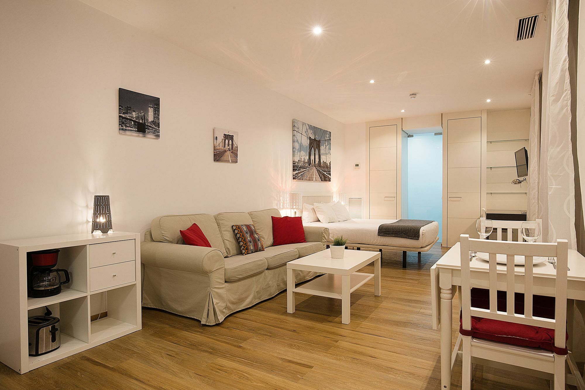 Apartamentos San Lorenzo 26 มาดริด ภายนอก รูปภาพ