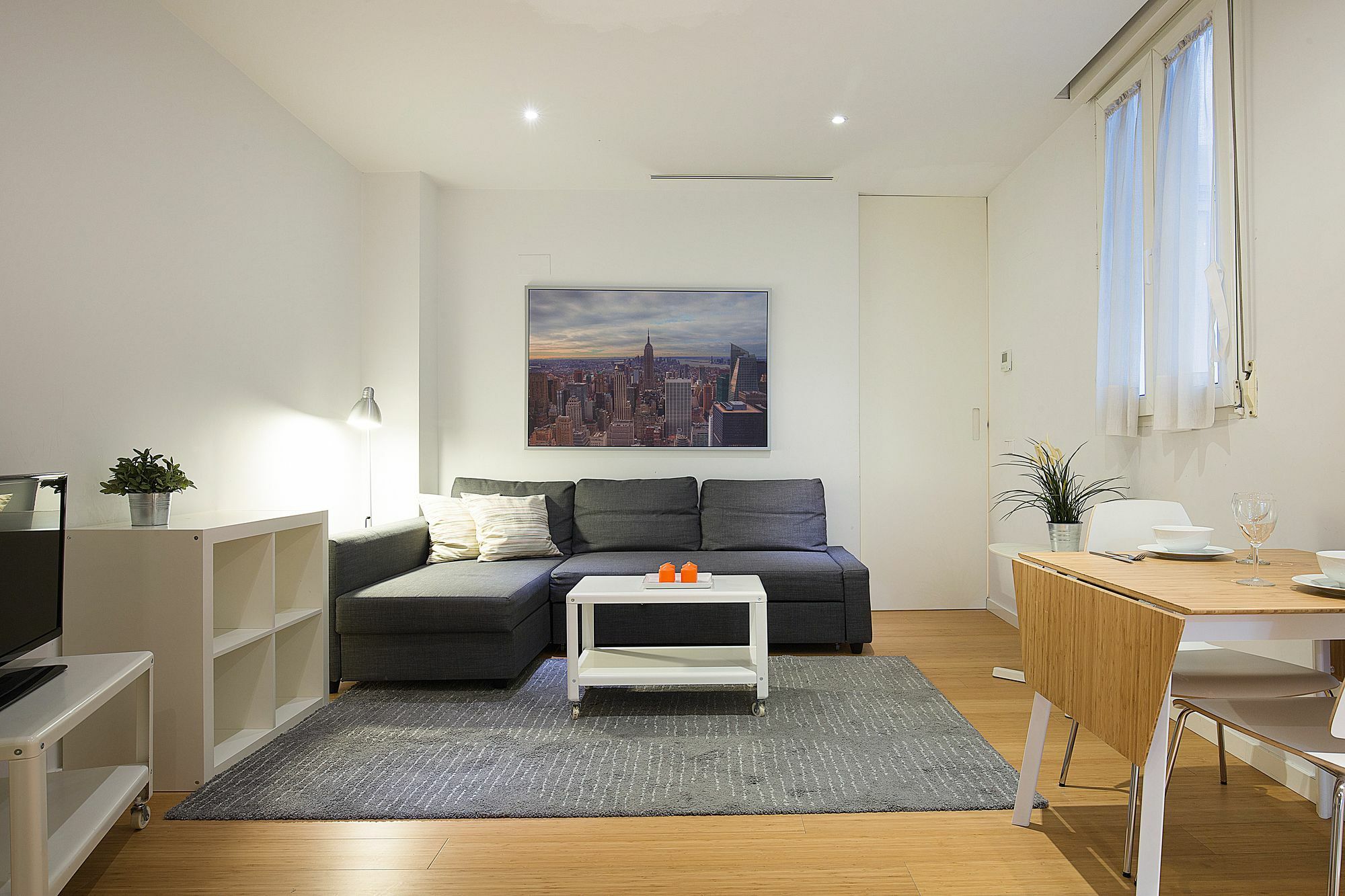 Apartamentos San Lorenzo 26 มาดริด ภายนอก รูปภาพ