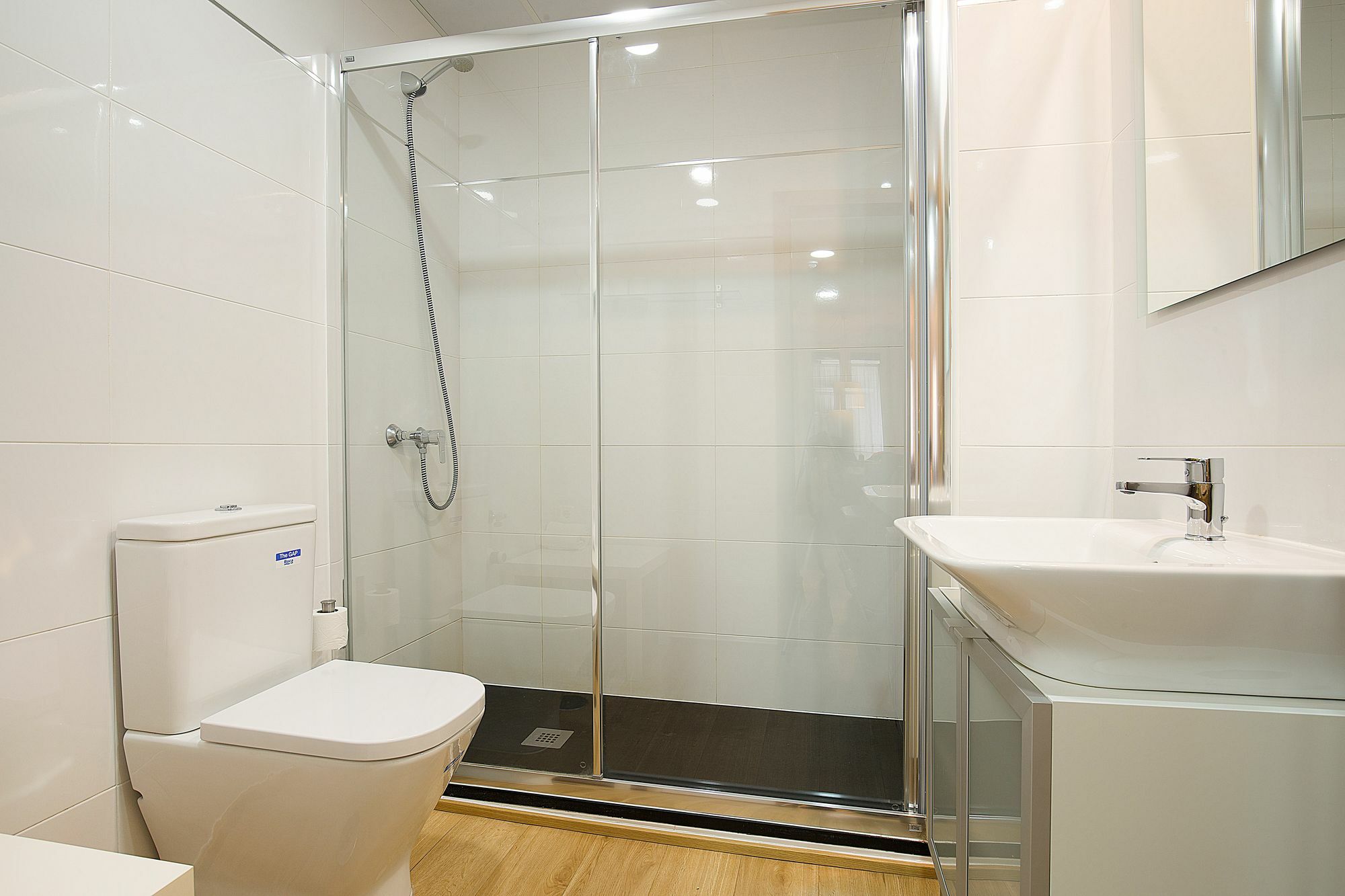 Apartamentos San Lorenzo 26 มาดริด ภายนอก รูปภาพ