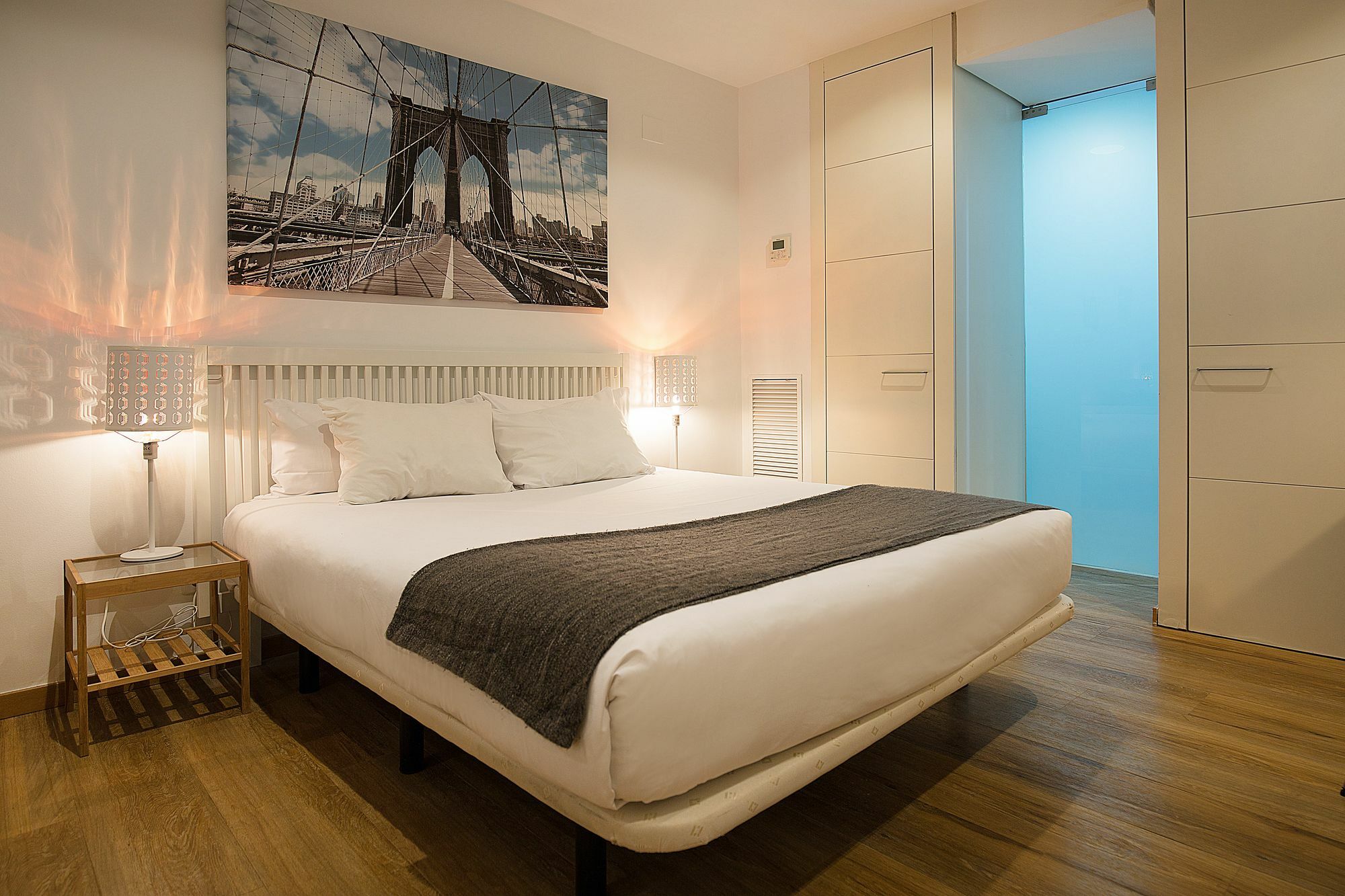 Apartamentos San Lorenzo 26 มาดริด ภายนอก รูปภาพ